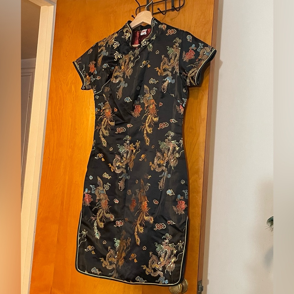 Elegant Black Cheongsam Chinese Oriental Dress with Floral & Peacock Design XS